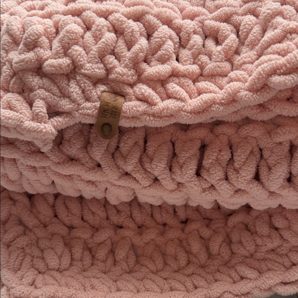 Cozy Salmon Pink Knit Baby Blanket size XS